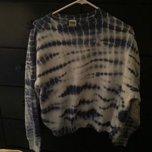 Pink crew neck size XS blue and white
